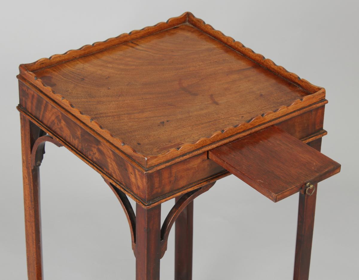 High quality George IV period mahogany breakfast table