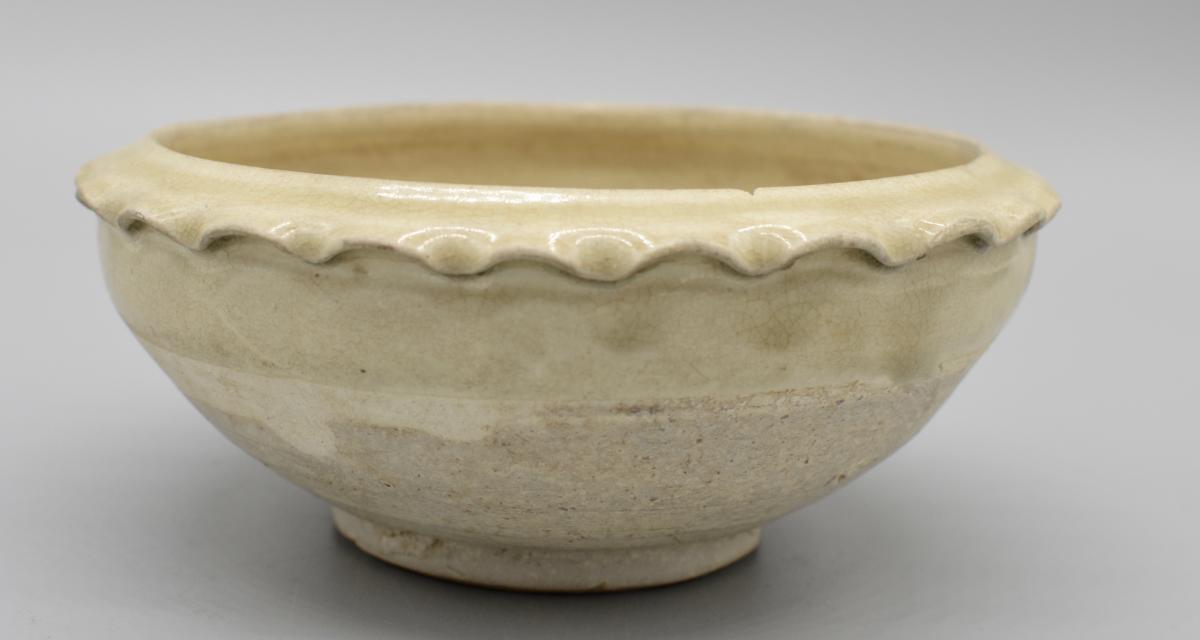 Pie Crust rim bowl, Song Dynasty