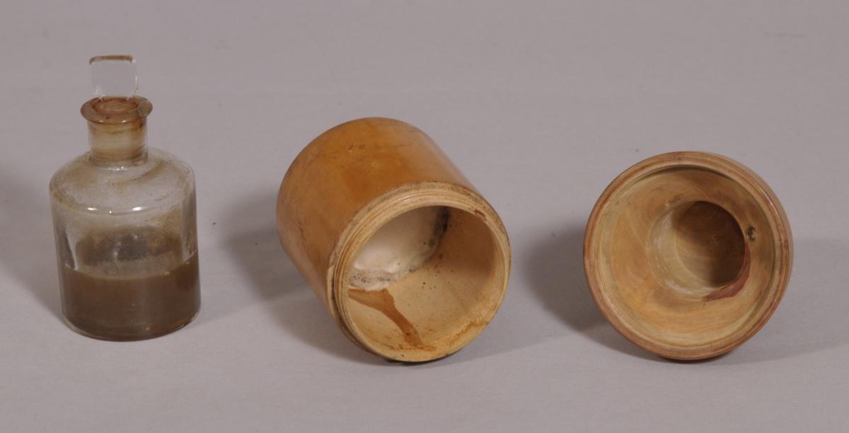 S/3837 Antique Treen 19th Century Boxwood Apothecary's Bottle Case