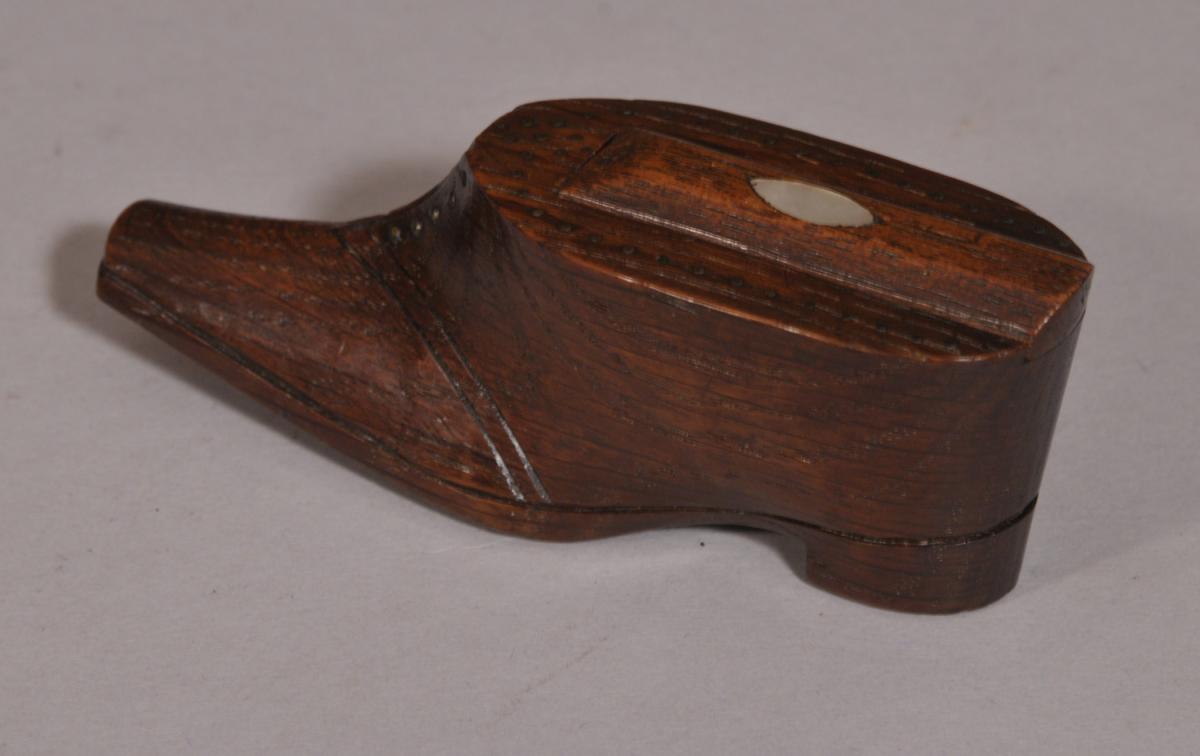 S/3848 Antique Treen 19th Century Oak Snuff Shoe