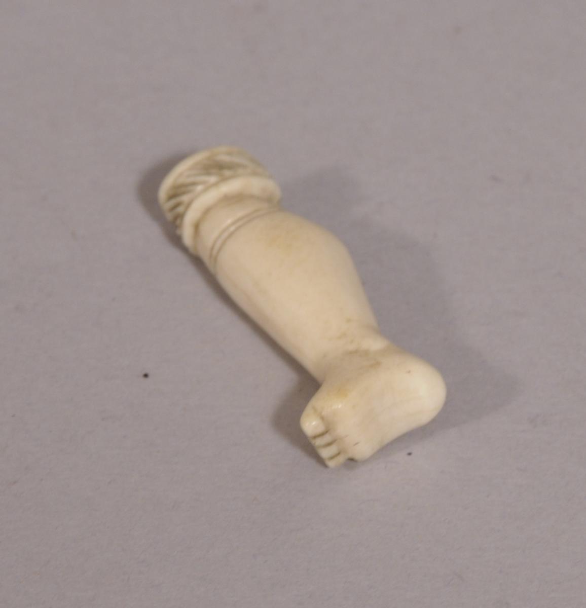 S/3832 Antique Small Prisoner of War Bone Shaped Leg Pipe Tamper