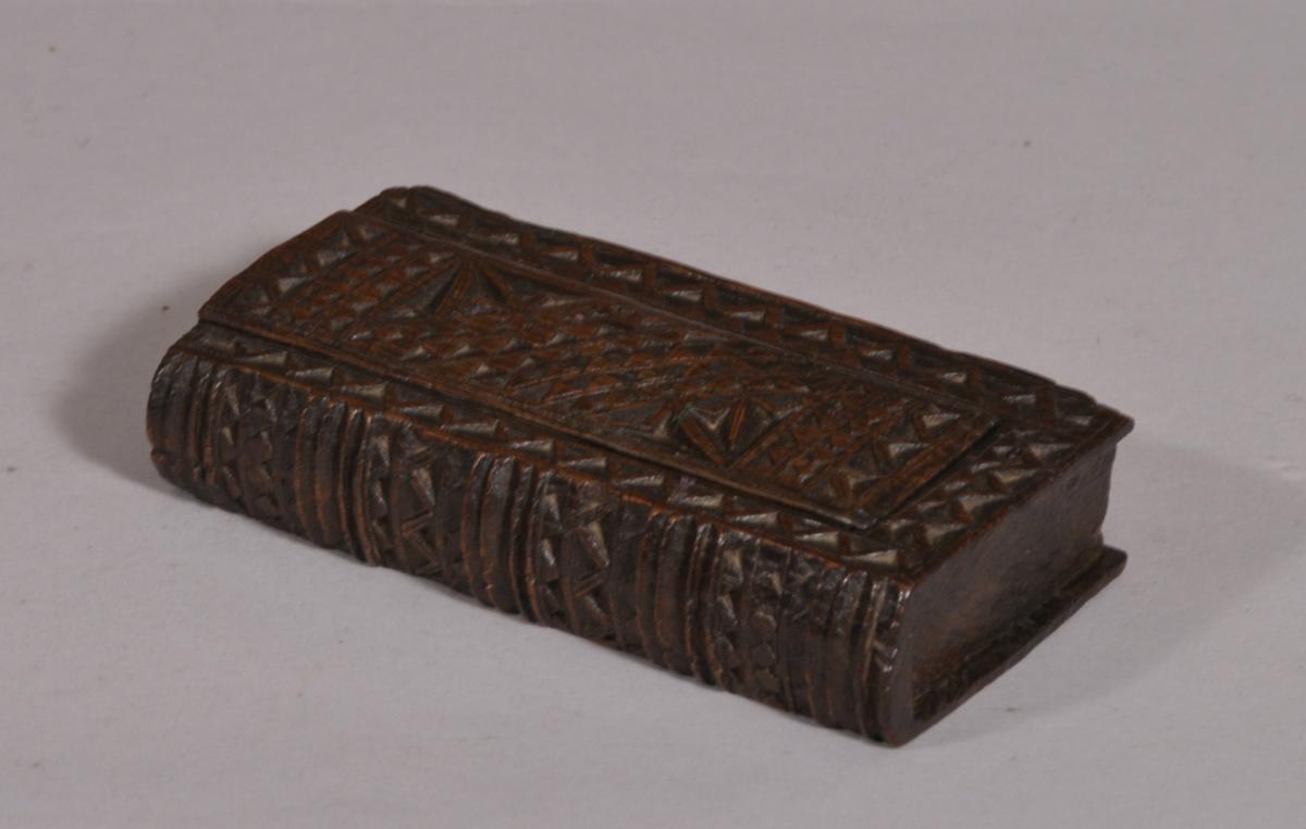 S/3945 Antique Treen 19th Century Solid Mahogany Snuff Box