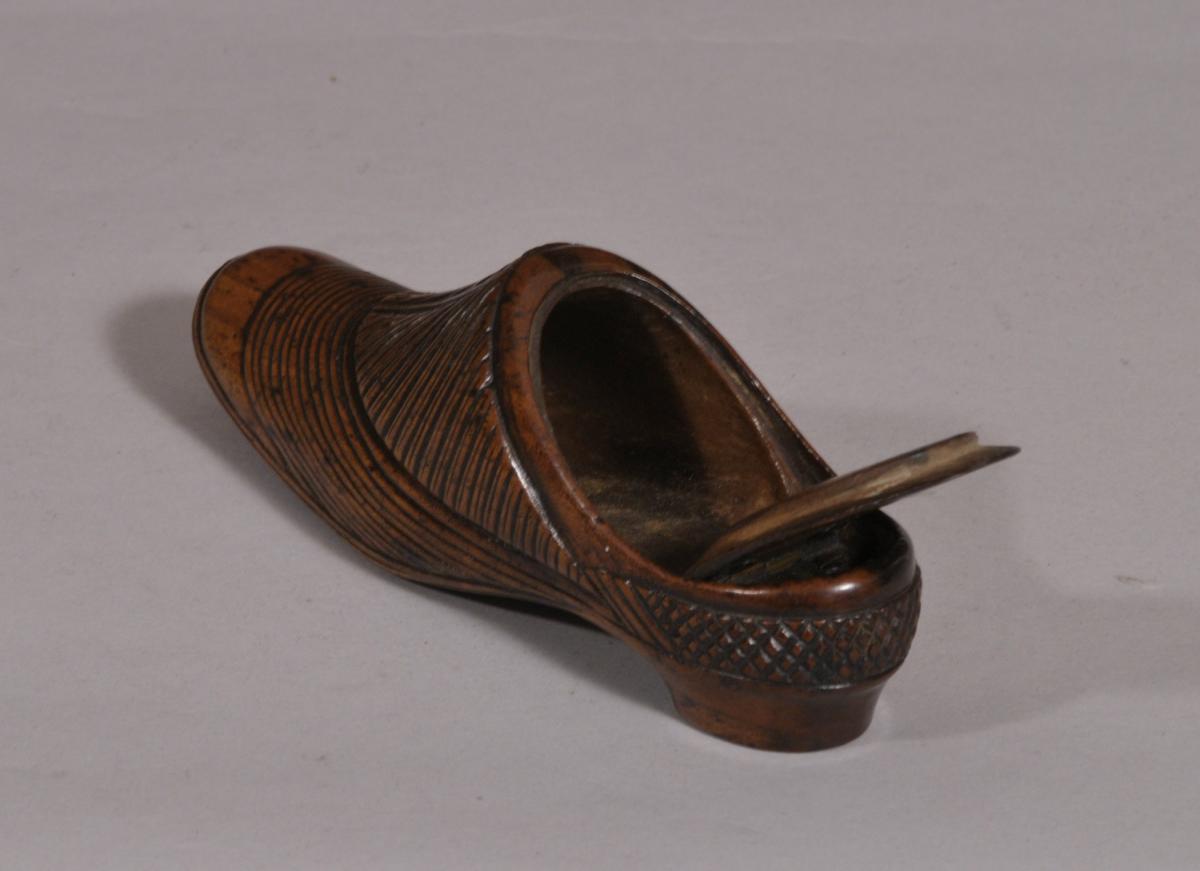 S/3946 Antique Treen 19th Century Table Top Fruitwood Snuff Shoe