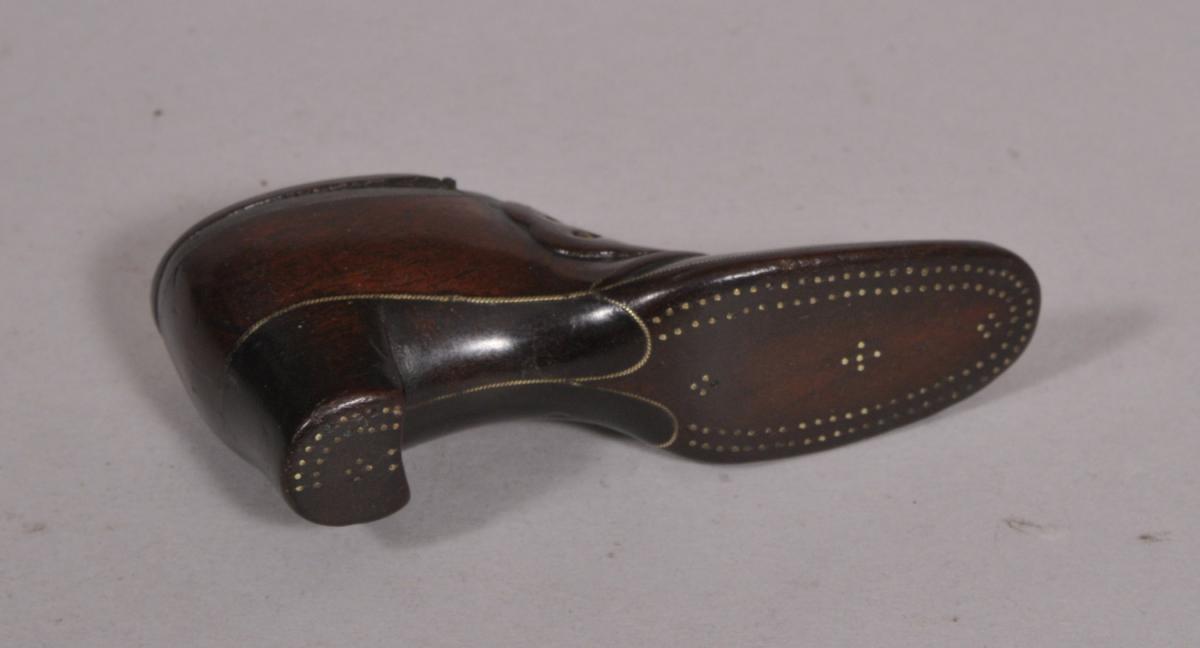 S/3884 Antique Treen 19th Century Mahogany Snuff Shoe