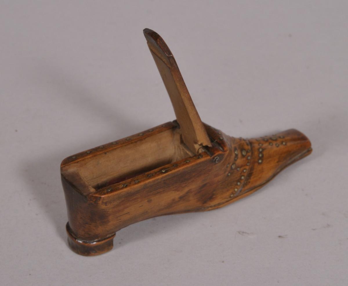 S/3943 Antique Treen 19th Century Fruitwood Snuff Shoe