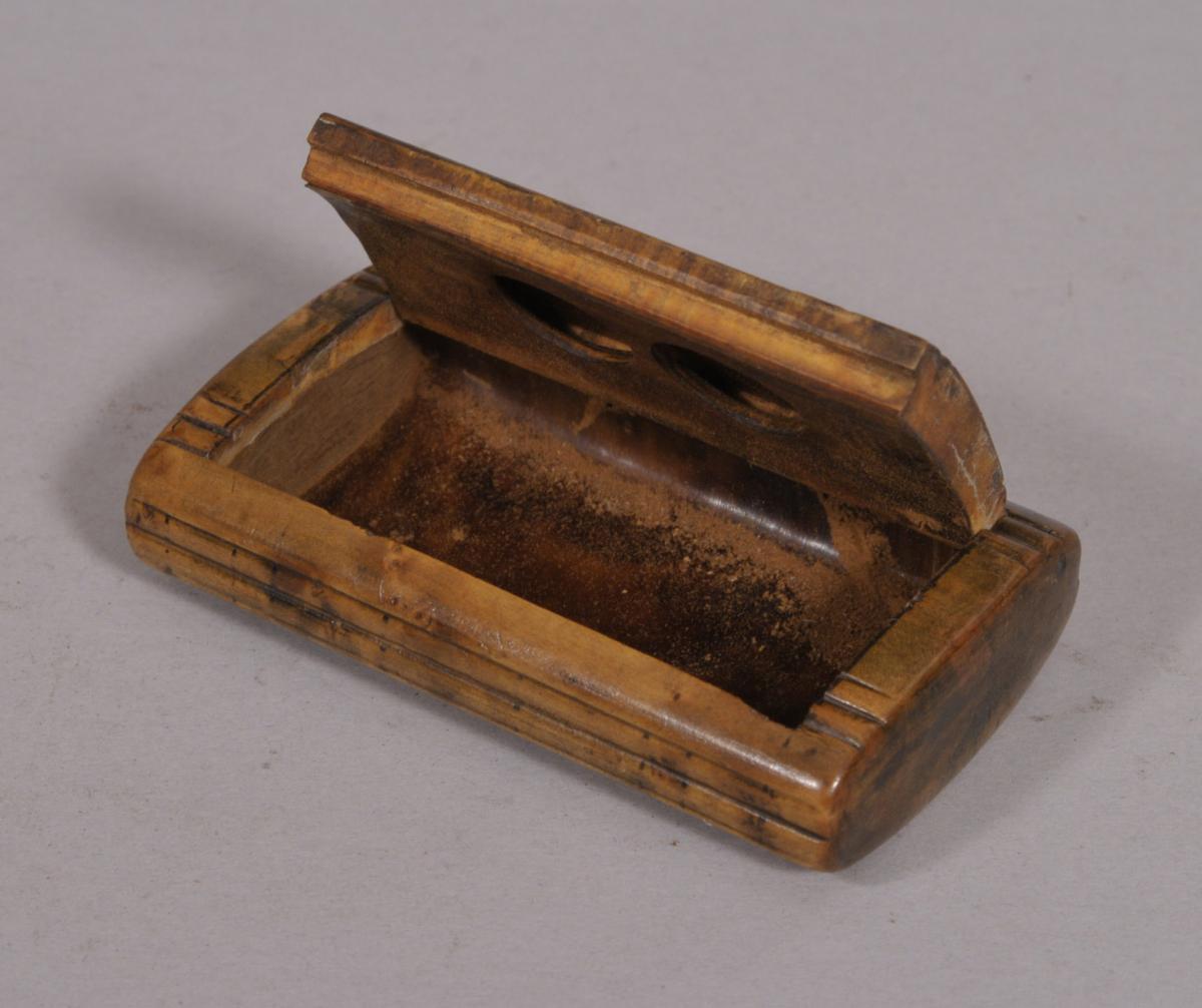 S/3976 Antique Treen 19th Century Masur Birch Miser's Snuff Box