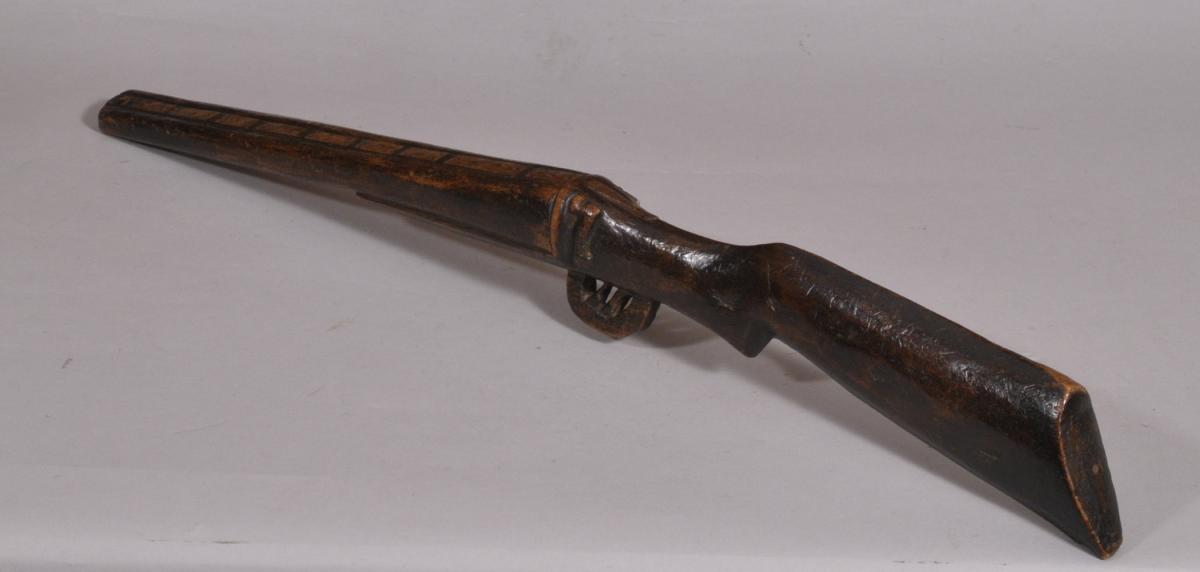 S/3939 Antique Late 19th Century Pine Child's Toy Shotgun