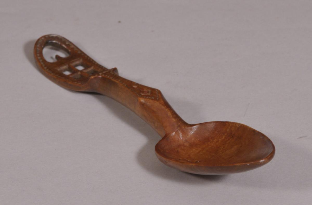 S/3686 Antique Treen 19th Century Fruitwood Love Spoon