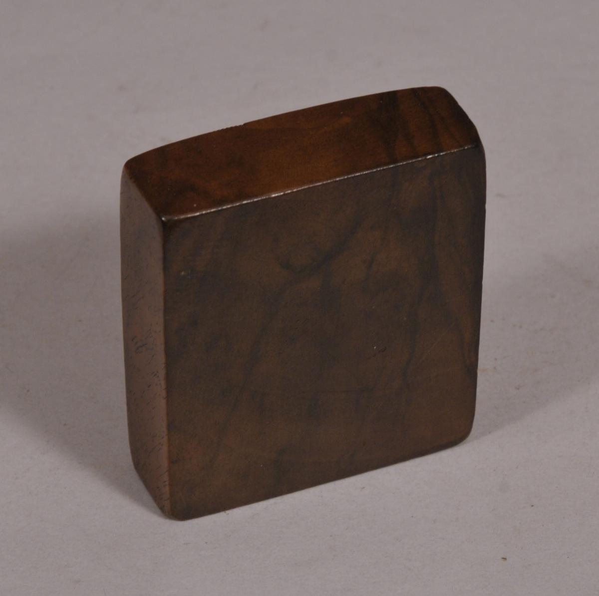 S/4005 Antique Treen 19th Century Figured Walnut Pocket Snuff Box