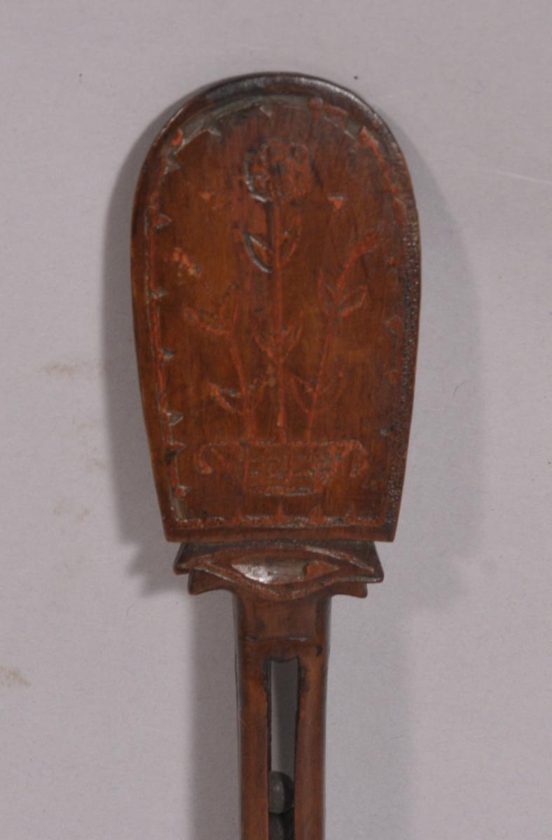 S/3684 Antique Treen 19th Century Fruitwood Love Spoon
