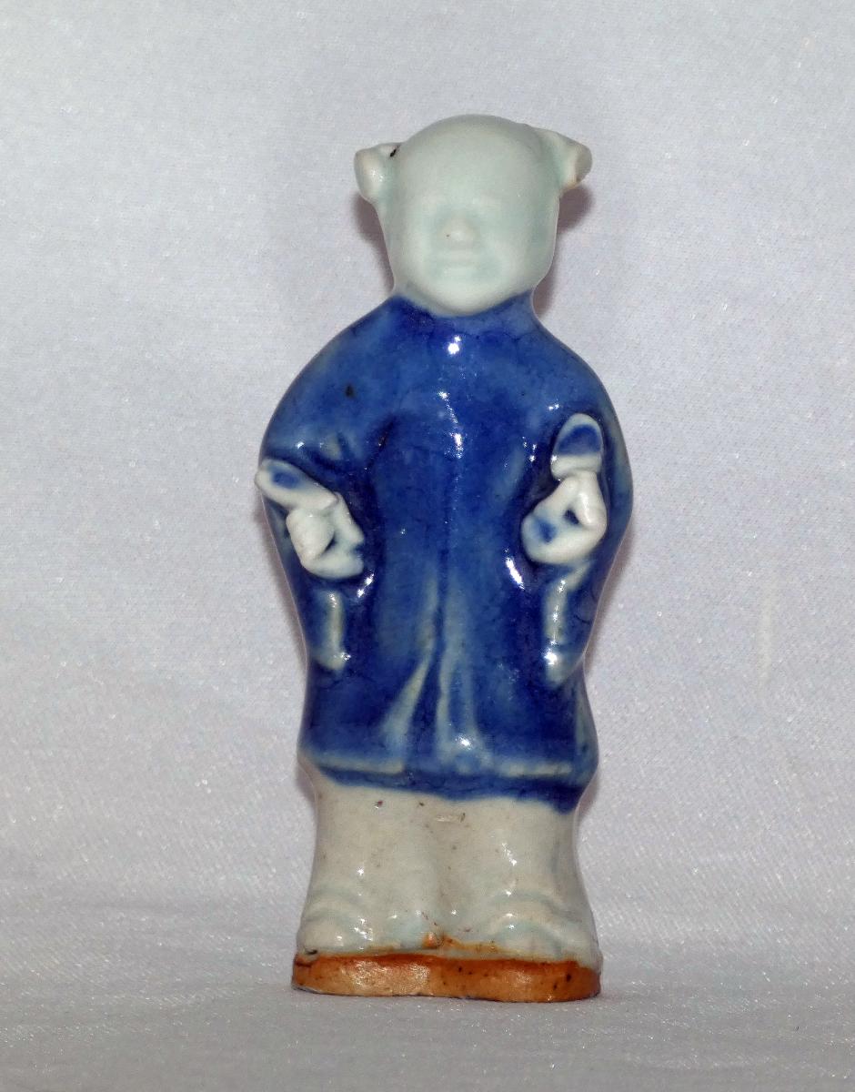 Yongzheng biscuit Porcelain of a Standing Boy