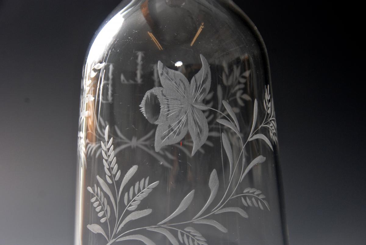 Rare pair of decanters engraved MLB. English circa 1770