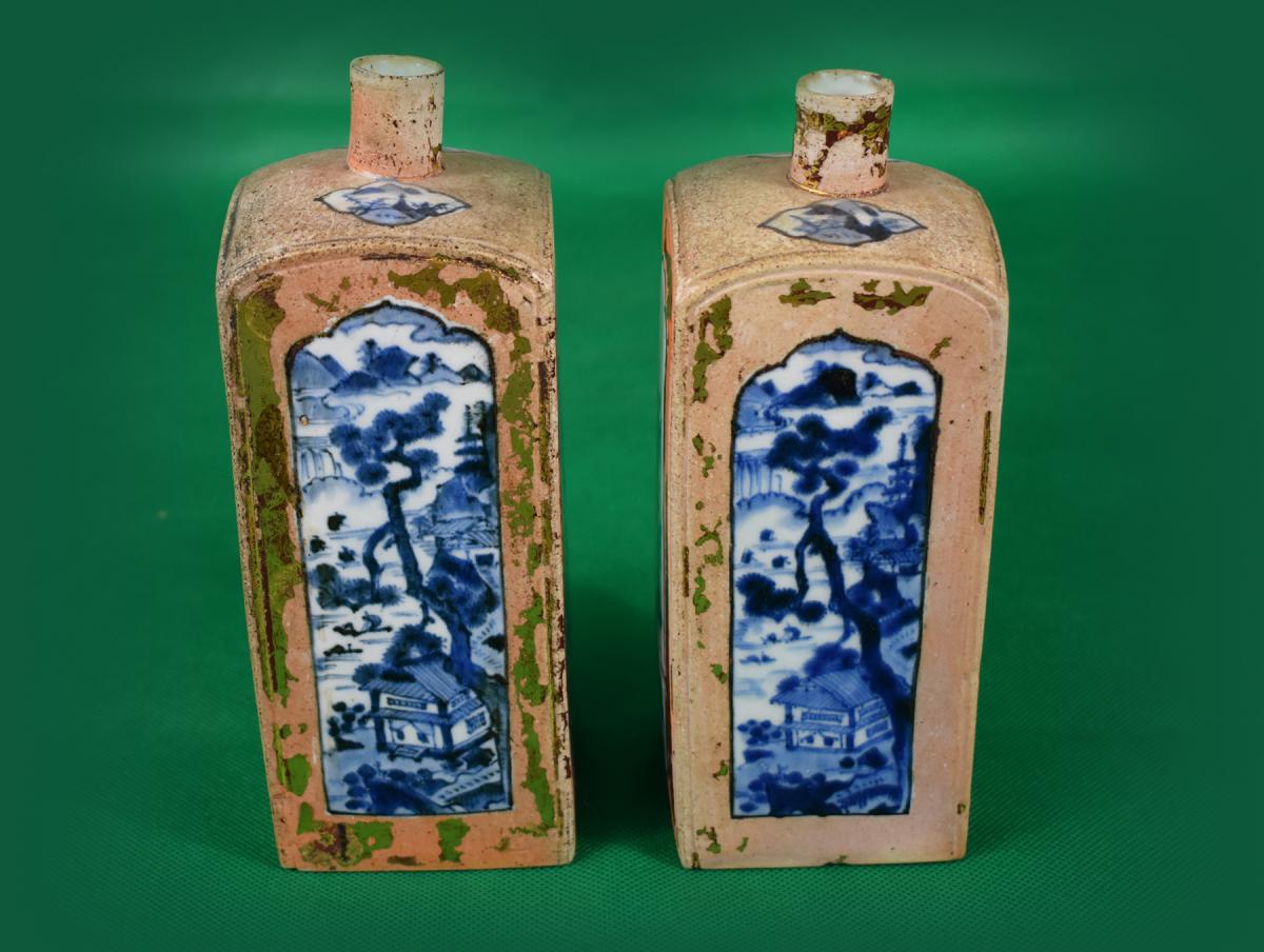 A Pair of Arita Gilt-Lacquered Spirit Bottles
