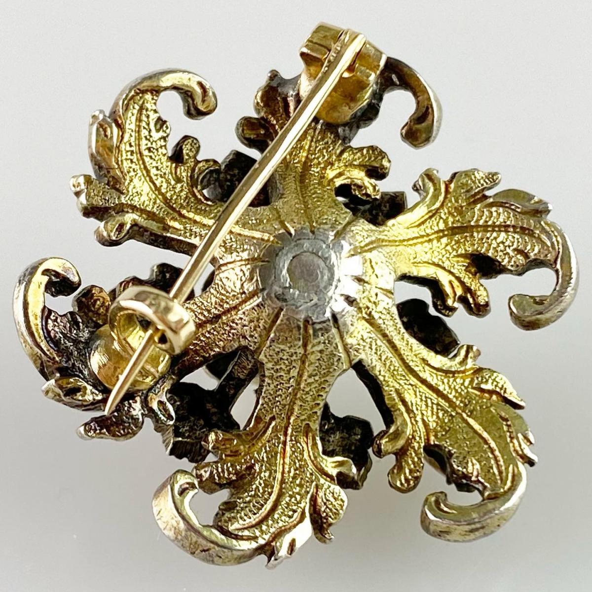 Flower brooch with diamonds & rubies. Spanish, late 17th / early 18th century