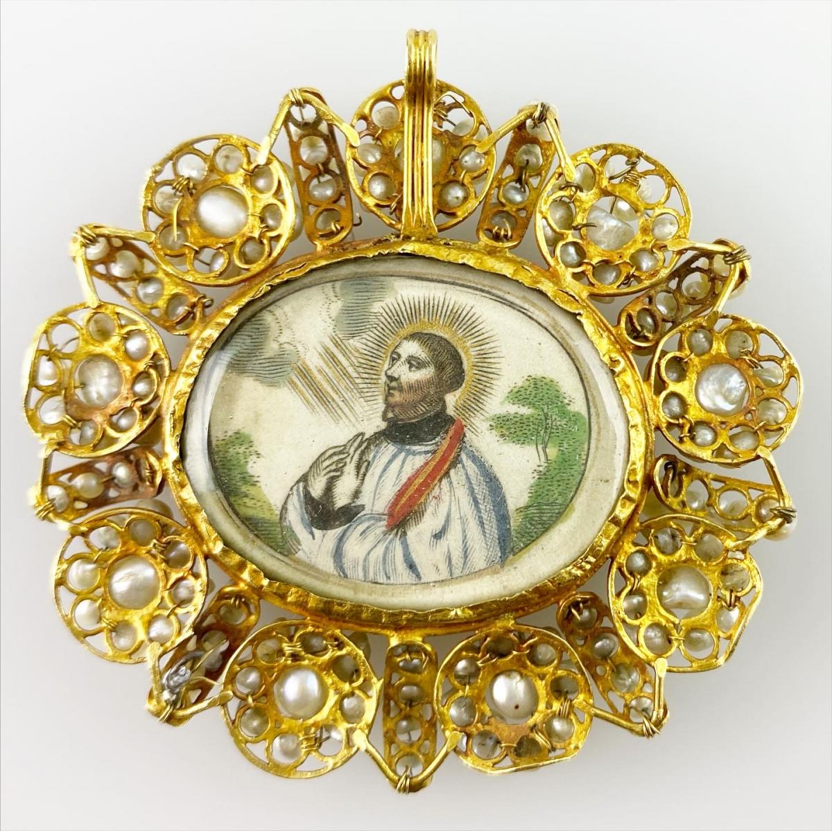 Gold & pearl pendant with sleeping Christ child. Spanish, 18th century