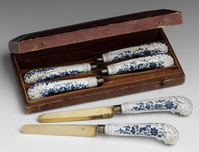 Chinese export porcelain set of knife handles, circa 1750, Qianlong reign, Qing dynasty, with European blades