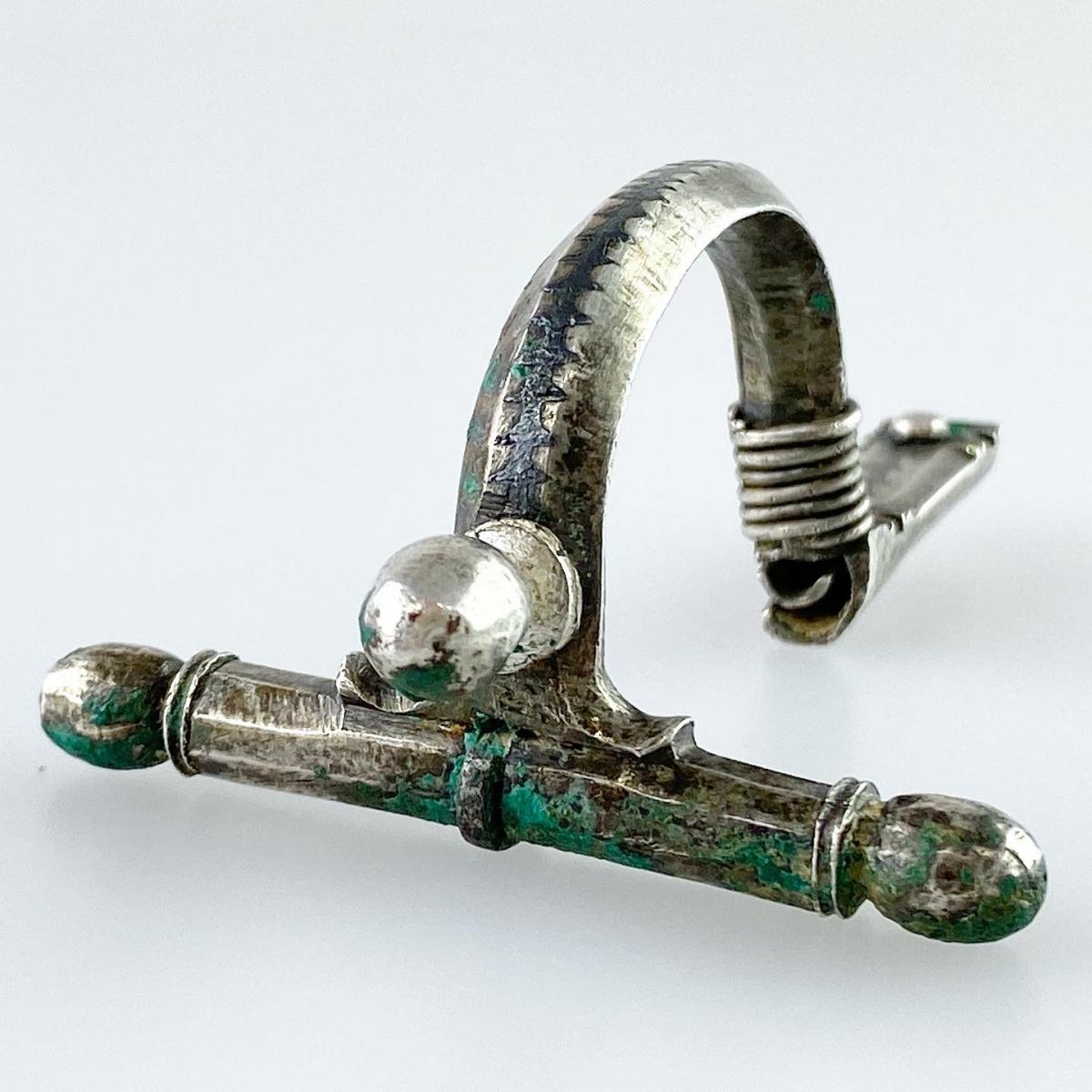 A silver & niello fibula. Roman, 3rd/4th century AD | BADA