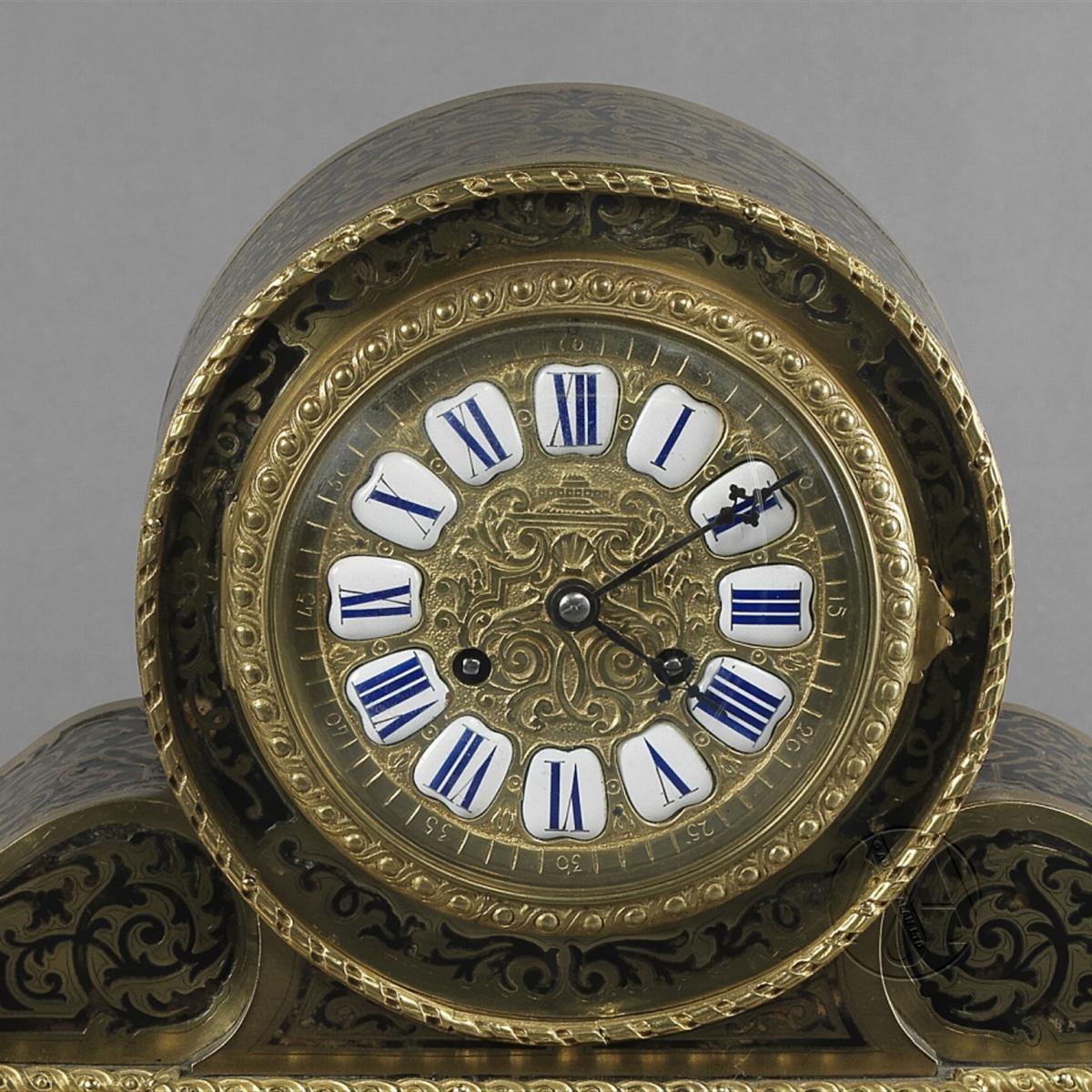 Louis XV Style Boulle, Gilt-Bronze and Tortoiseshell Inlaid Mantel Clock