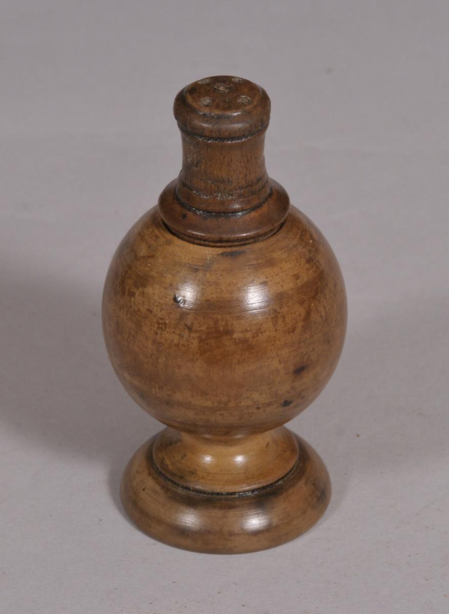 S/4071 Antique Treen 19th Century Sycamore Spice or Pepper Pot