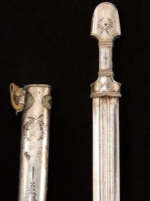 Russian all-silver Kinjal dagger with etched blade_c