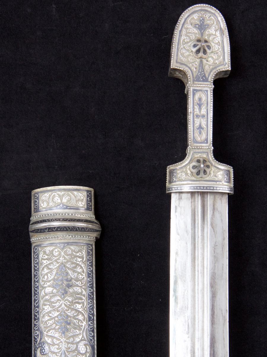 Russian all-silver Kinjal dagger with long plain blade_c