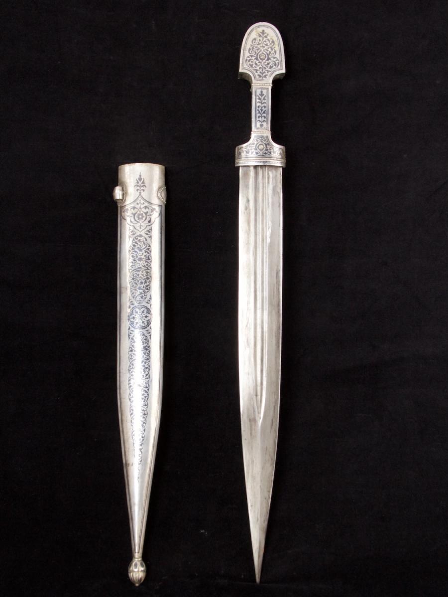 Russian all-silver Kinjal dagger with long plain blade_e
