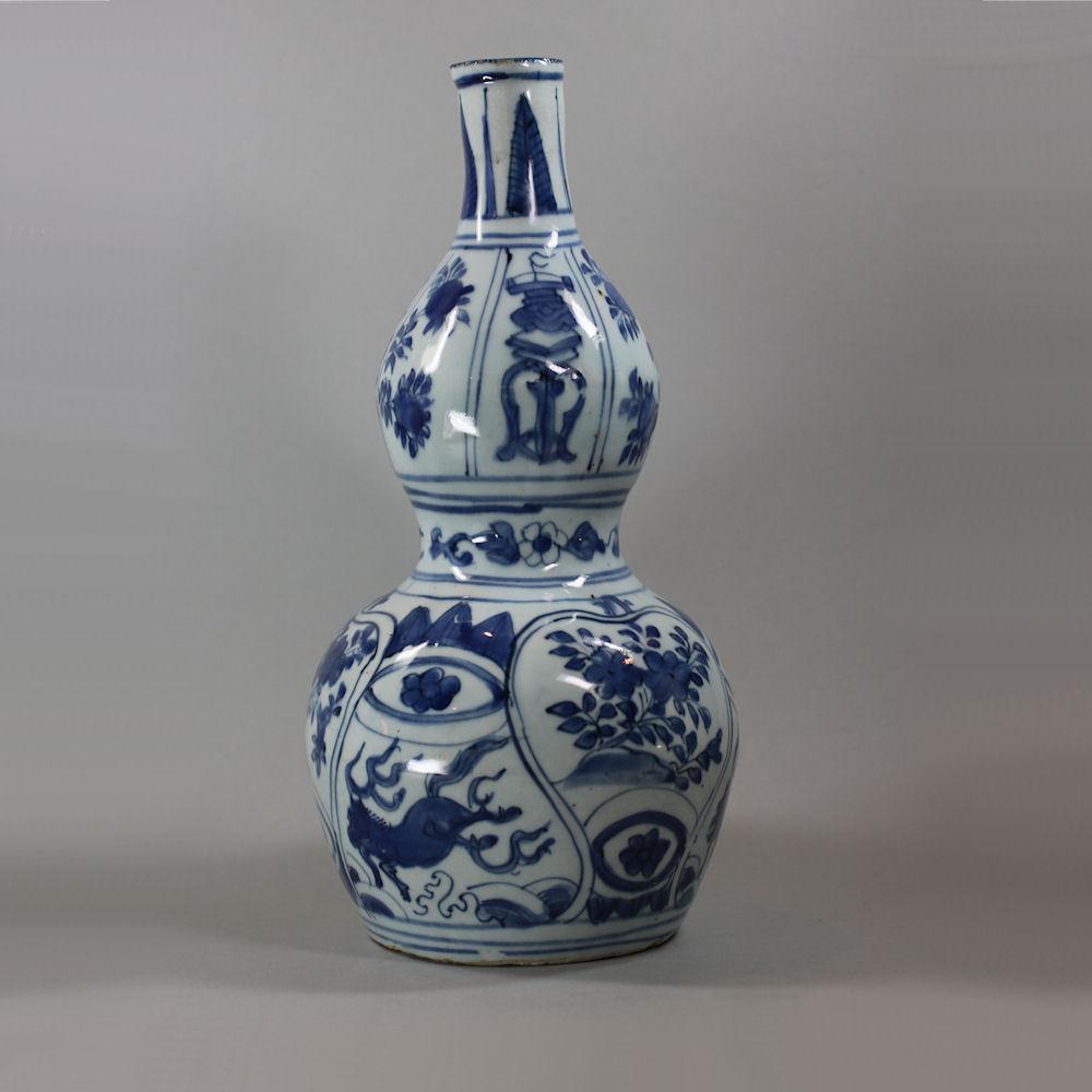 Chinese blue and white kraak double-gourd vase, Wanli (1573-1619