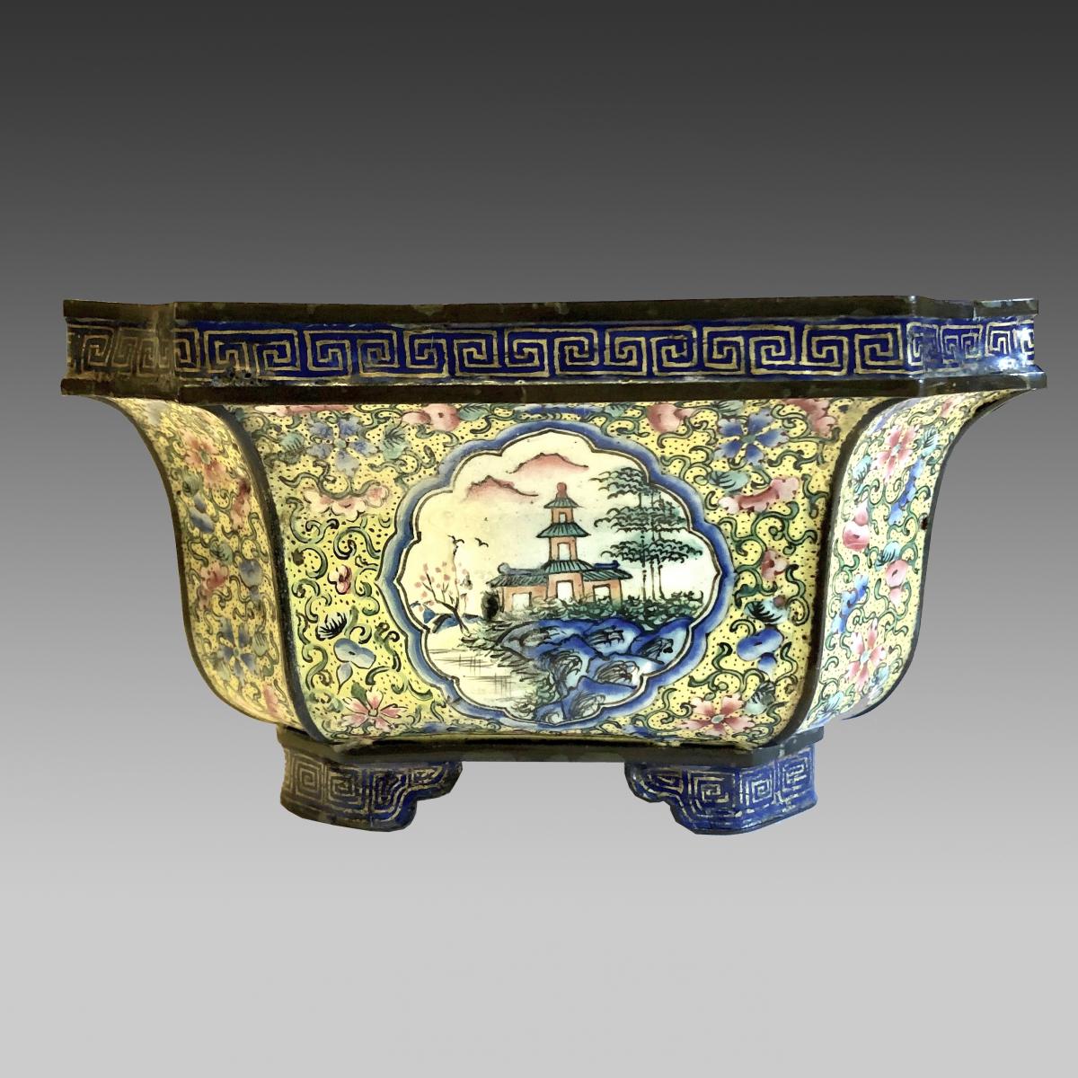 Antique 18th century Chinese enamel jardiniere