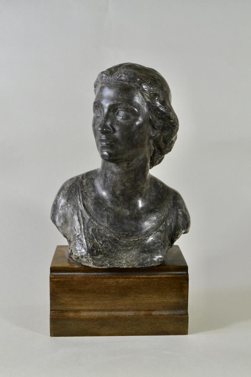 Richard Garbe - Alfreda, the artist's daughter - patinated plaster