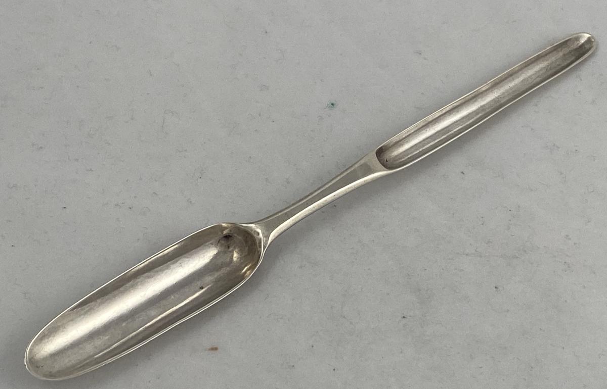Antique silver Irish marrow scoop