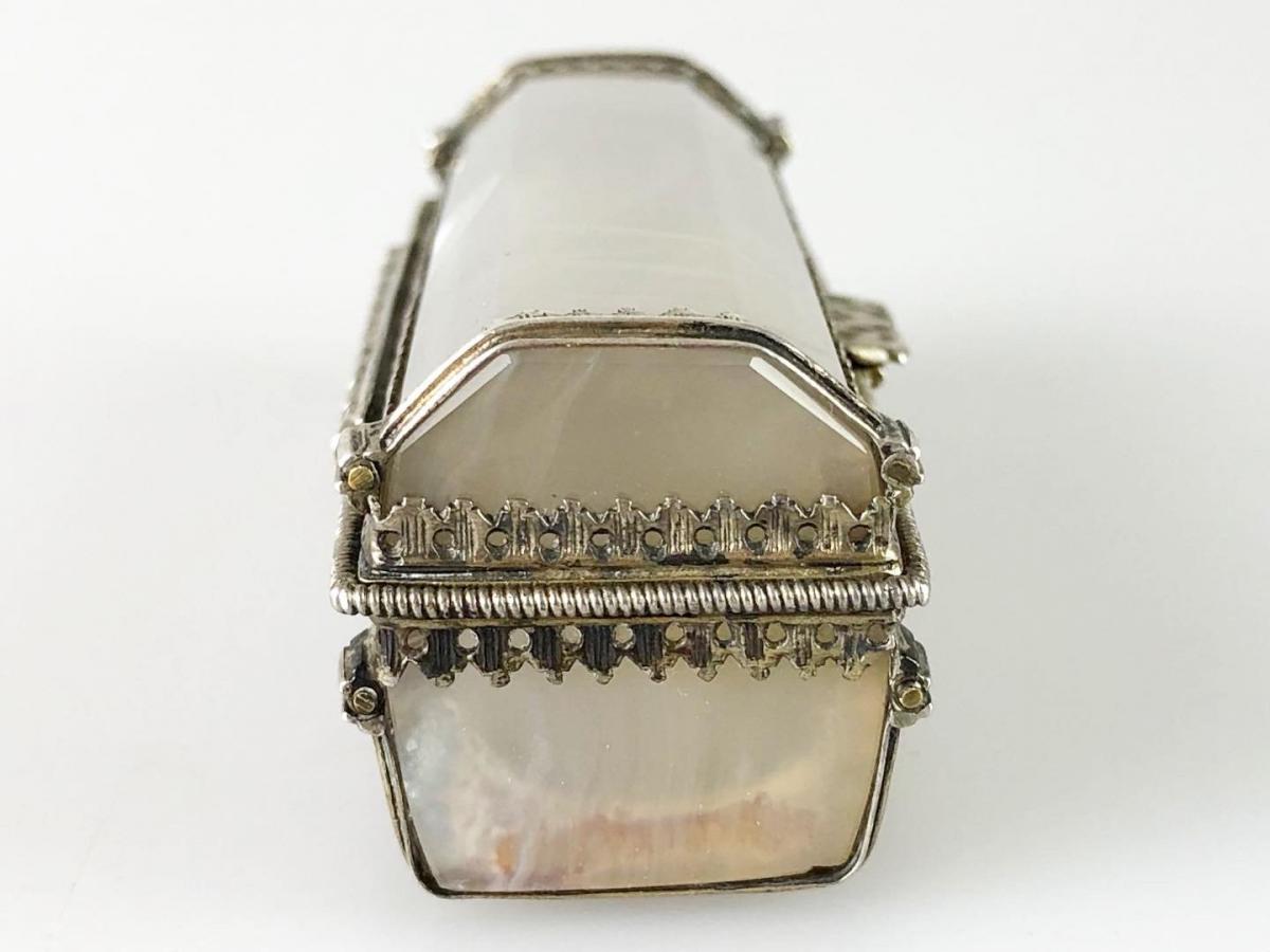 Silver mounted agate box. Probably French, late 17th century