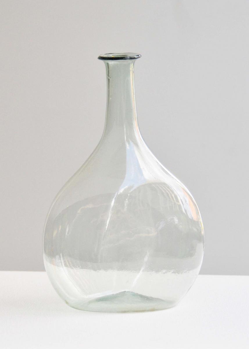 Facon de Venise Pale Green Glass Flask