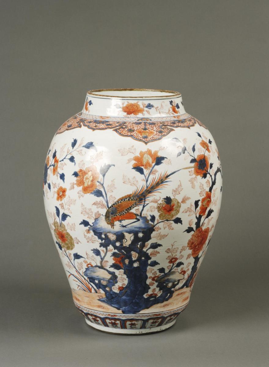 Rare" Pair "of Chinese 18th Century Vases in the Japanese Imari Fashion