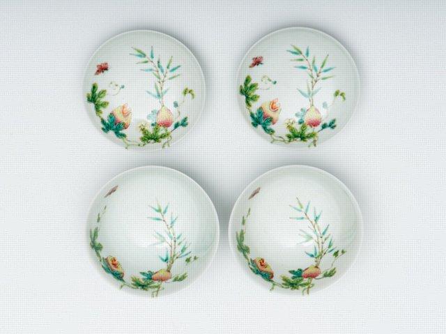 Pair of Chinese porcelain bowls and covers, Daoguang reign, Qing dynasty