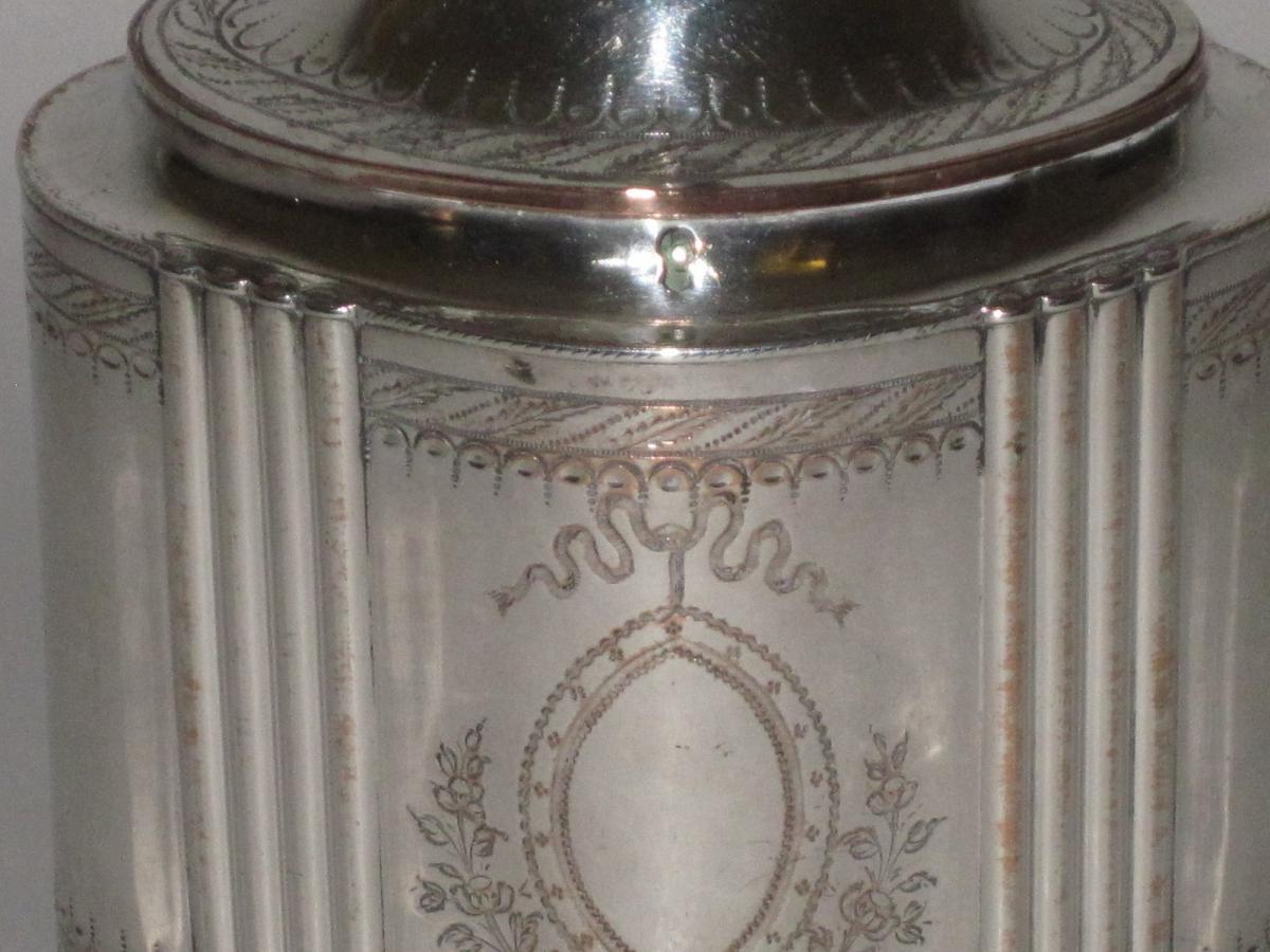 A FINE OLD SHEFFIELD PLATE SILVER TEA CADDY, CIRCA 1780