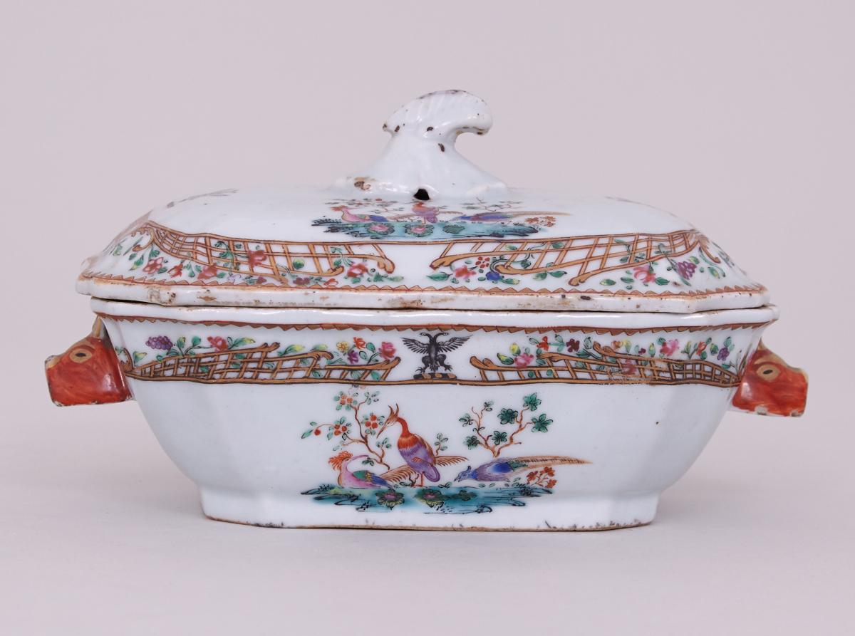 Chinese Famille Rose Export Armorial Sauce Tureen and Cover