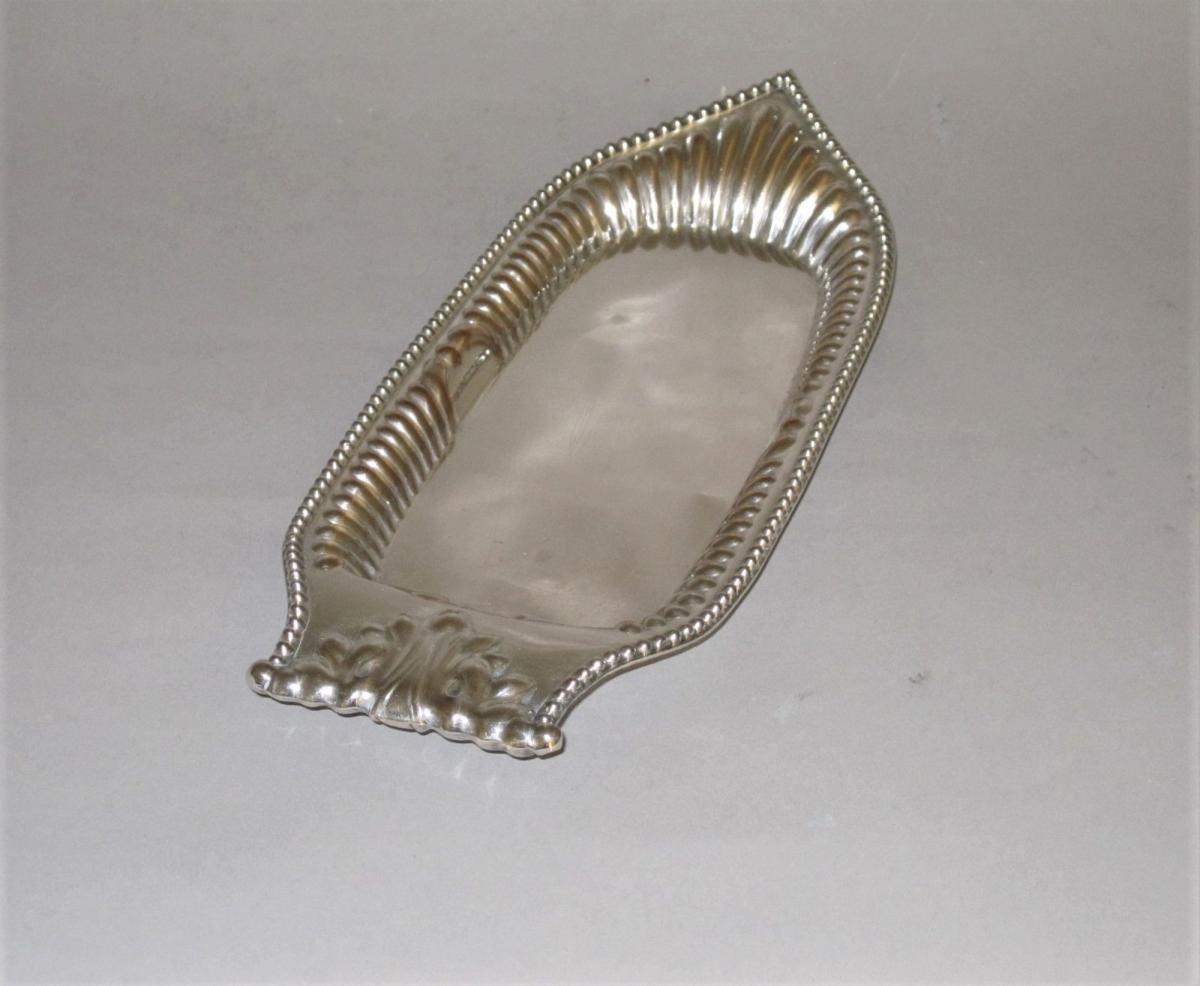 AN UNUSUAL BOAT SHAPED OLD SHEFFIELD PLATE SILVER SNUFFER TRAY. GEORGE III CIRCA 1800