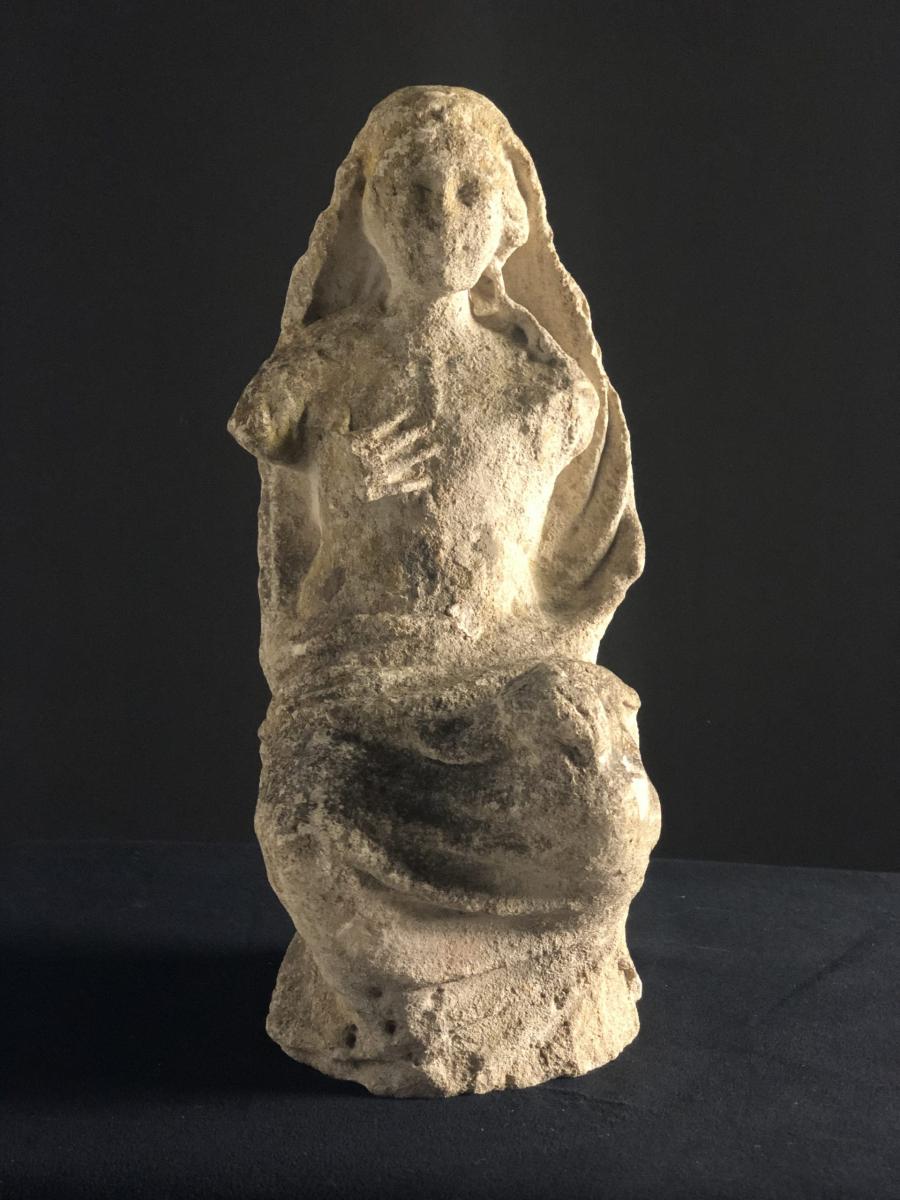 Limestone carving of seated Madonna 15th Century Spain