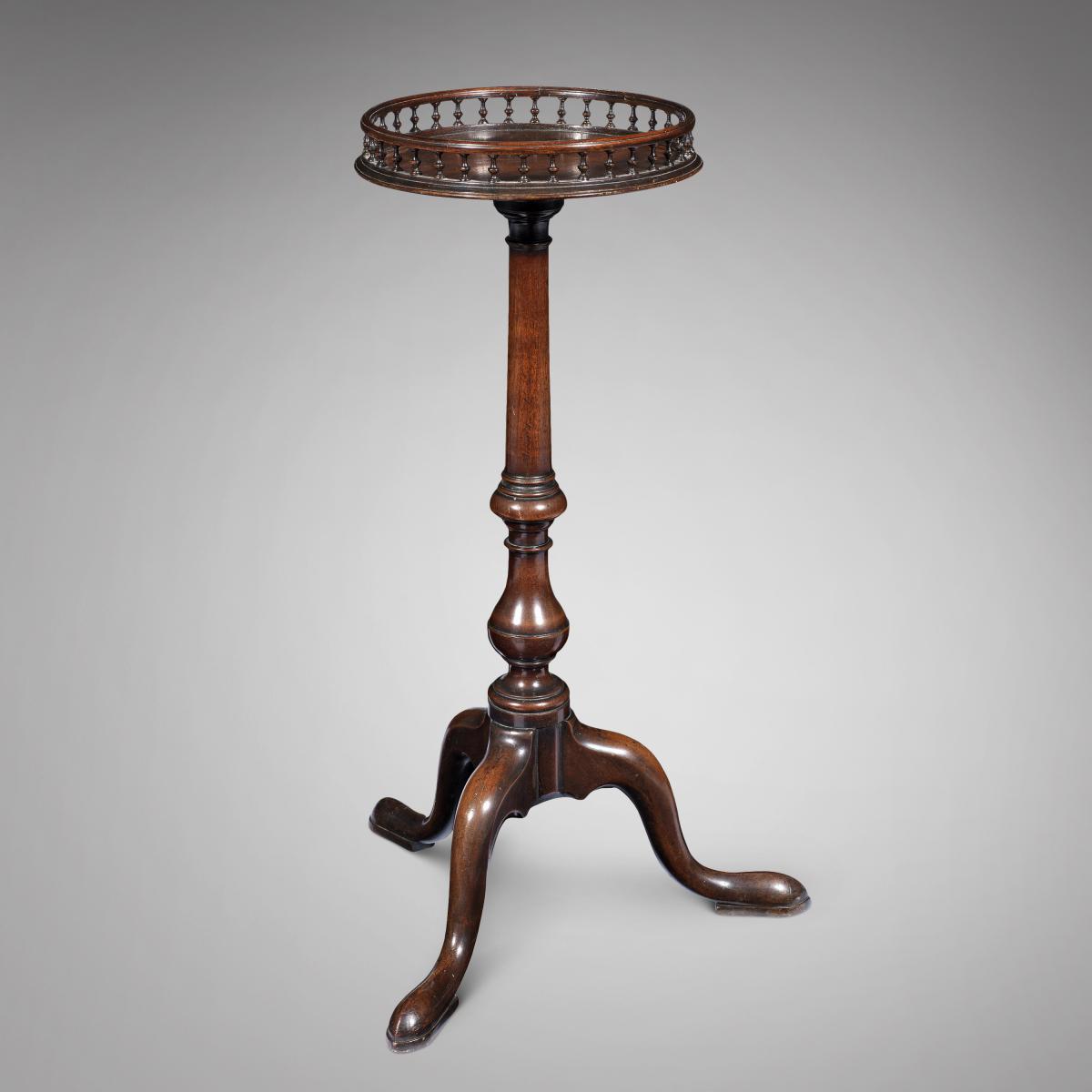 Chippendale kettle-stand