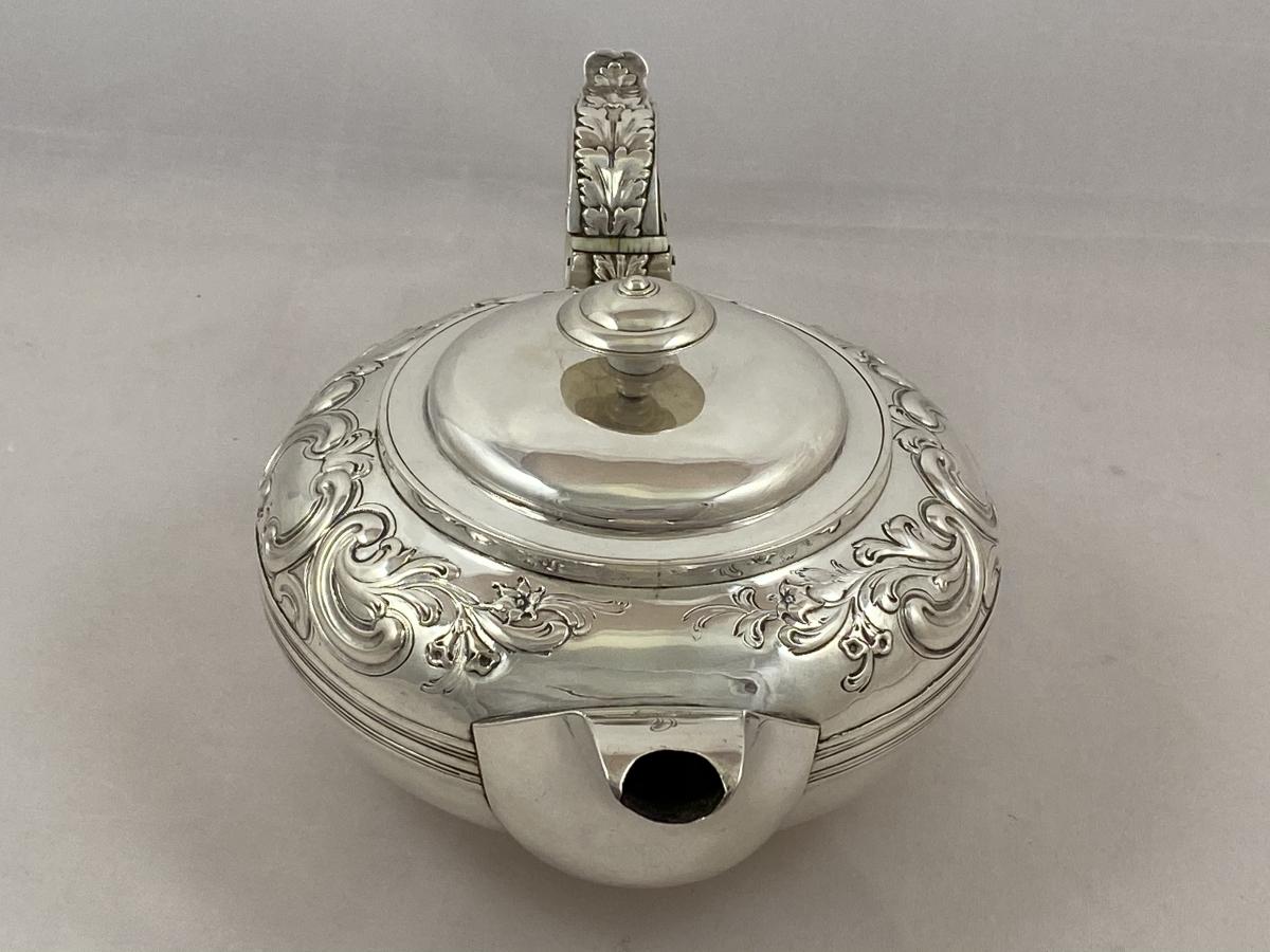 York silver Barber and Whitwell York silver teapot 1818
