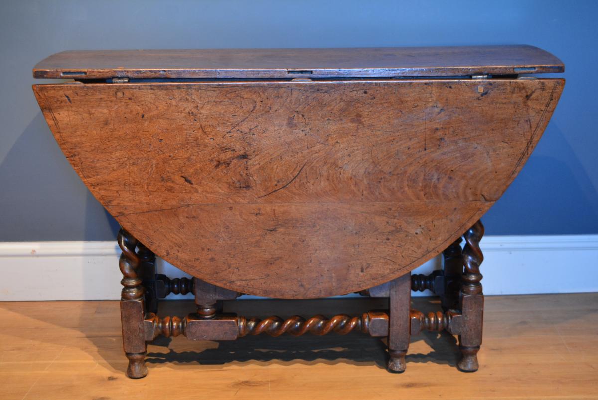 Charles II Virginia walnut gateleg table