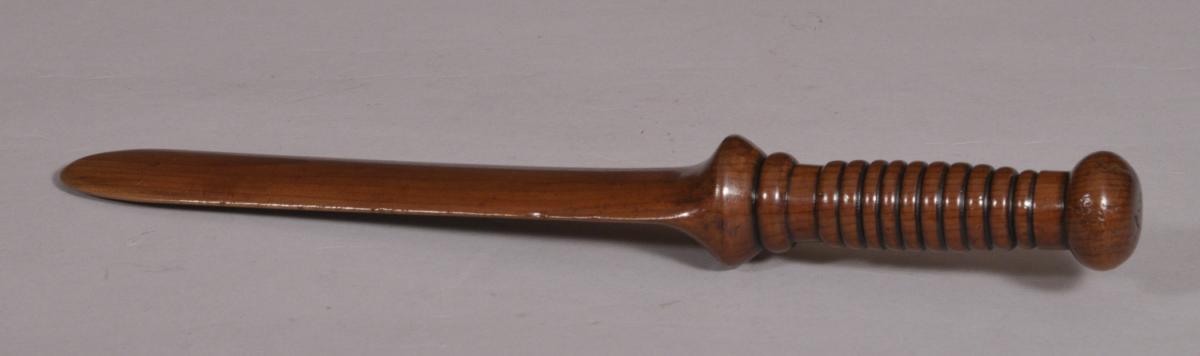 S/4161 Antique Treen 19th Century Yew Wood Page Turner