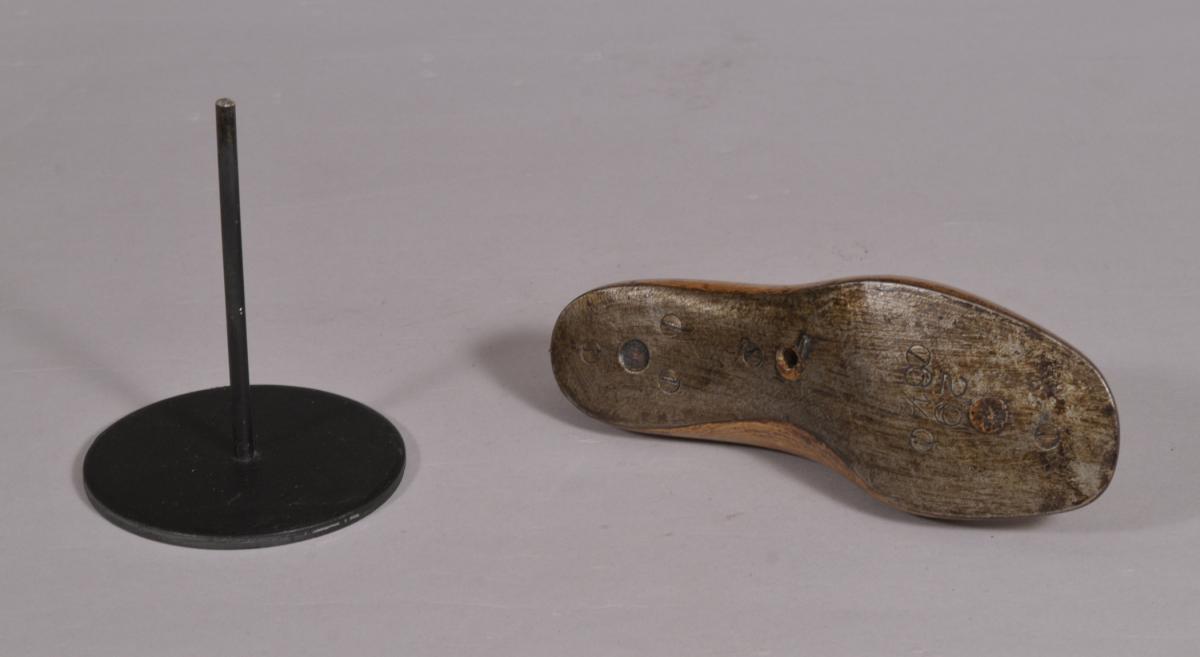 S/4170 Antique 19th Century Beech Child's Shoe Last