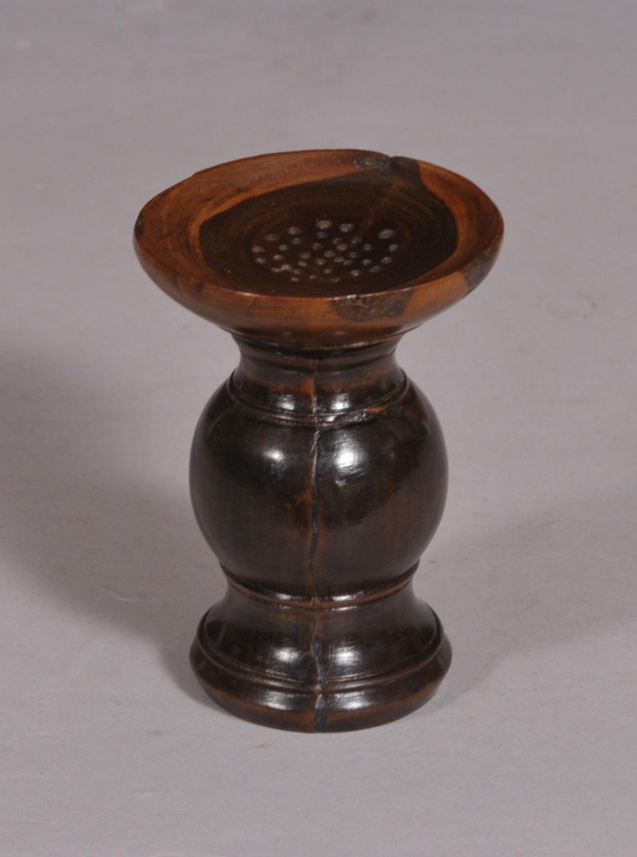 S/4173 Antique Treen 18th Century Lignum Vitae Pounce Pot