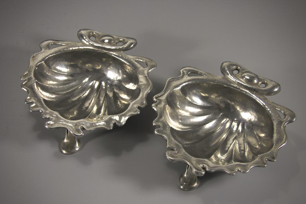 Edwardian Pair of Silver Arts and Crafts Shell Butter Dishes by F ...