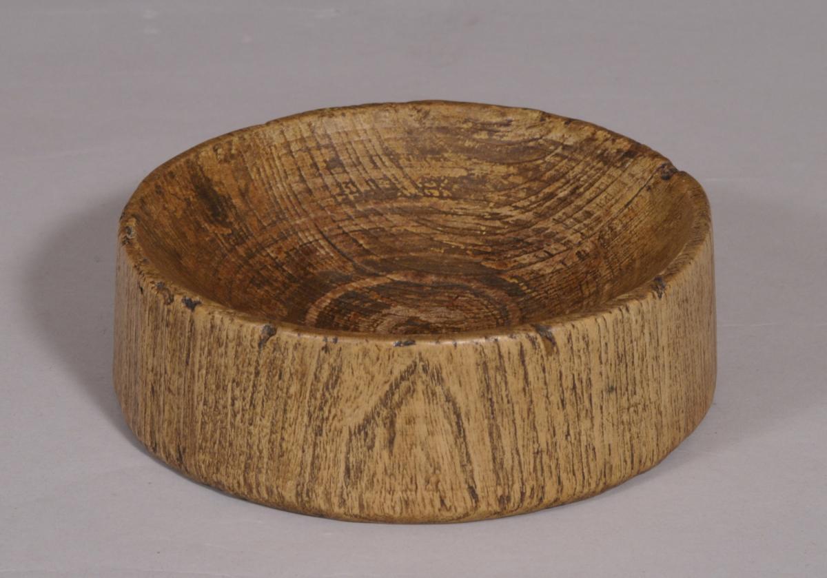S/4193 Antique Treen 18th Century Sussex Elm Log Food Bowl