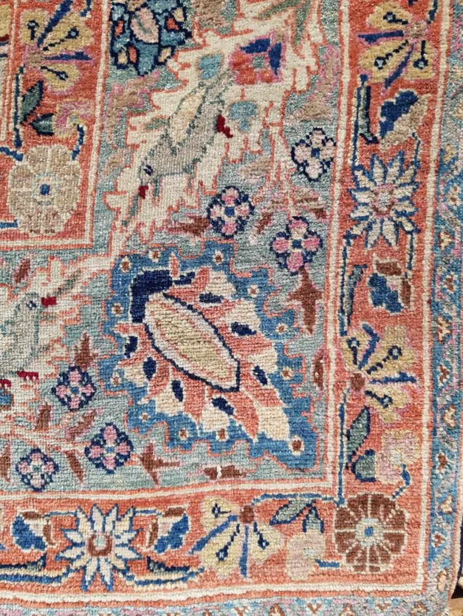 Tabriz vase carpet border