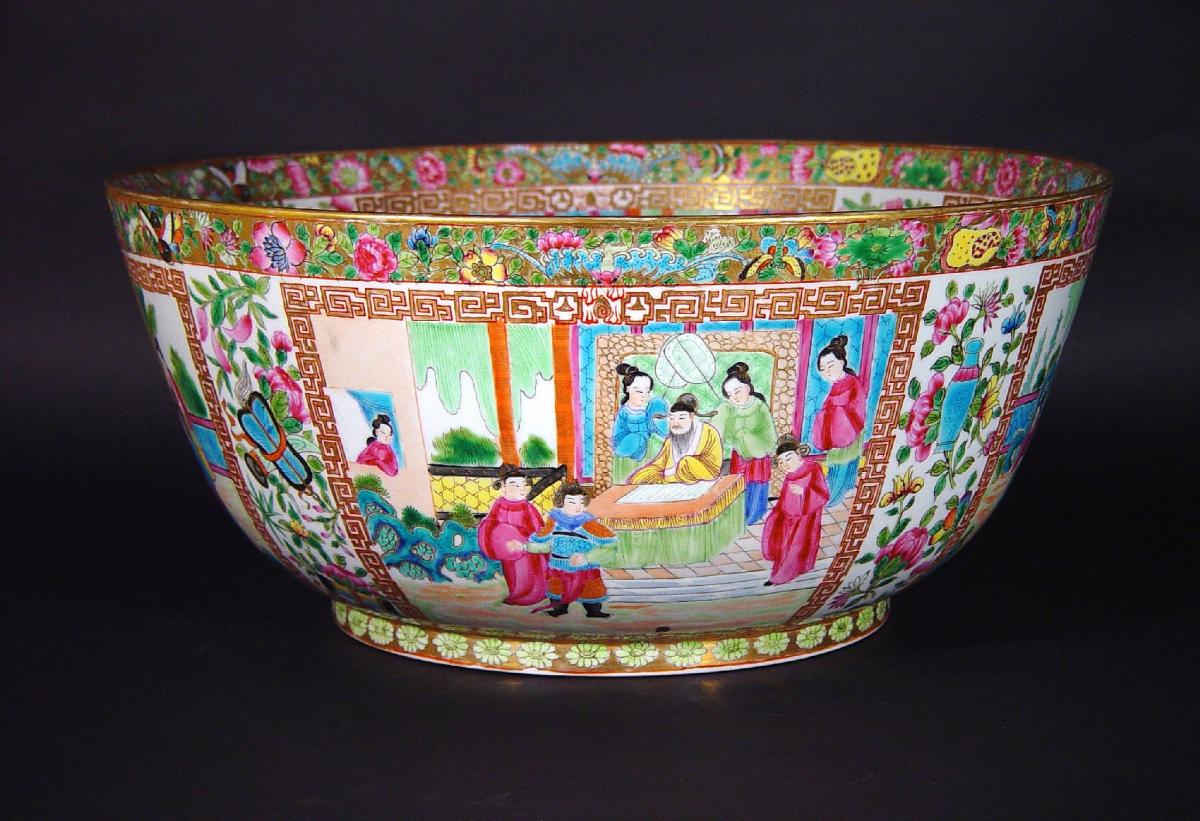 Rose Canton Porcelain Punch Bowl, Edme Samson et Cie, Paris, Circa 1880