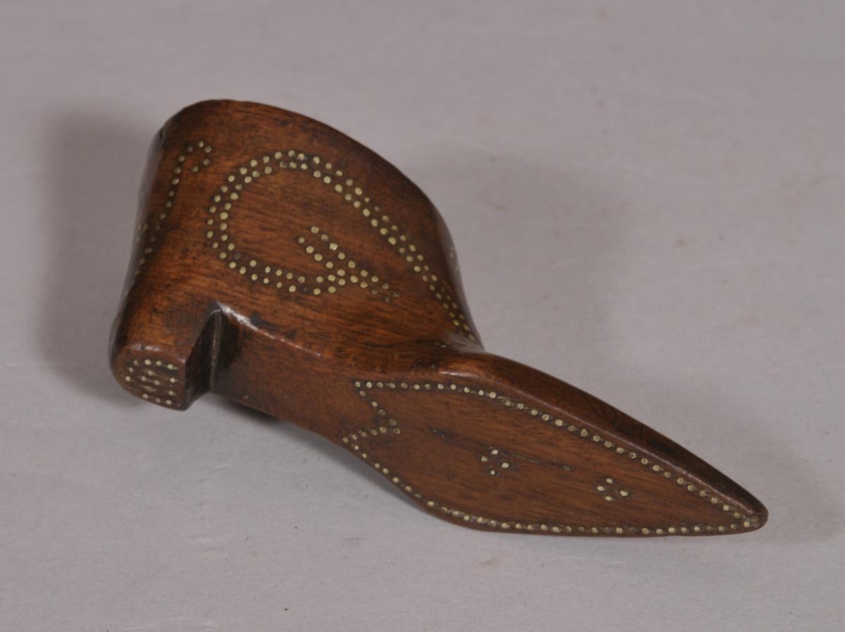 S/4200 Antique Treen 19th Century Mahogany Snuff Shoe
