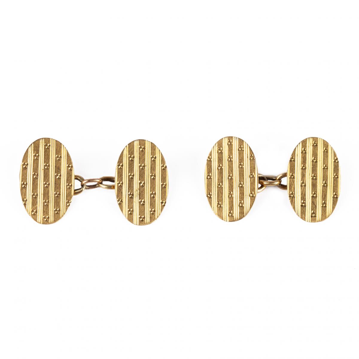 Antique 18 Carat Gold Classic Patterned Oval Cufflinks, English dated 1919.